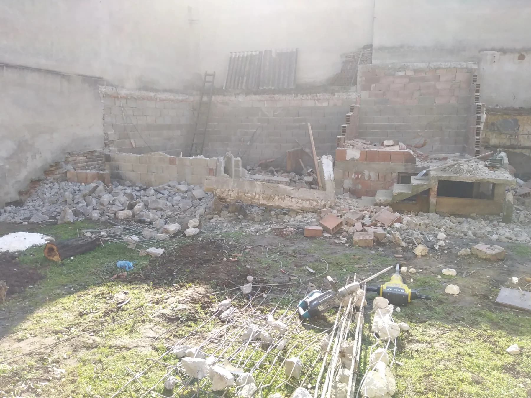 Rušenje i Razbijanje